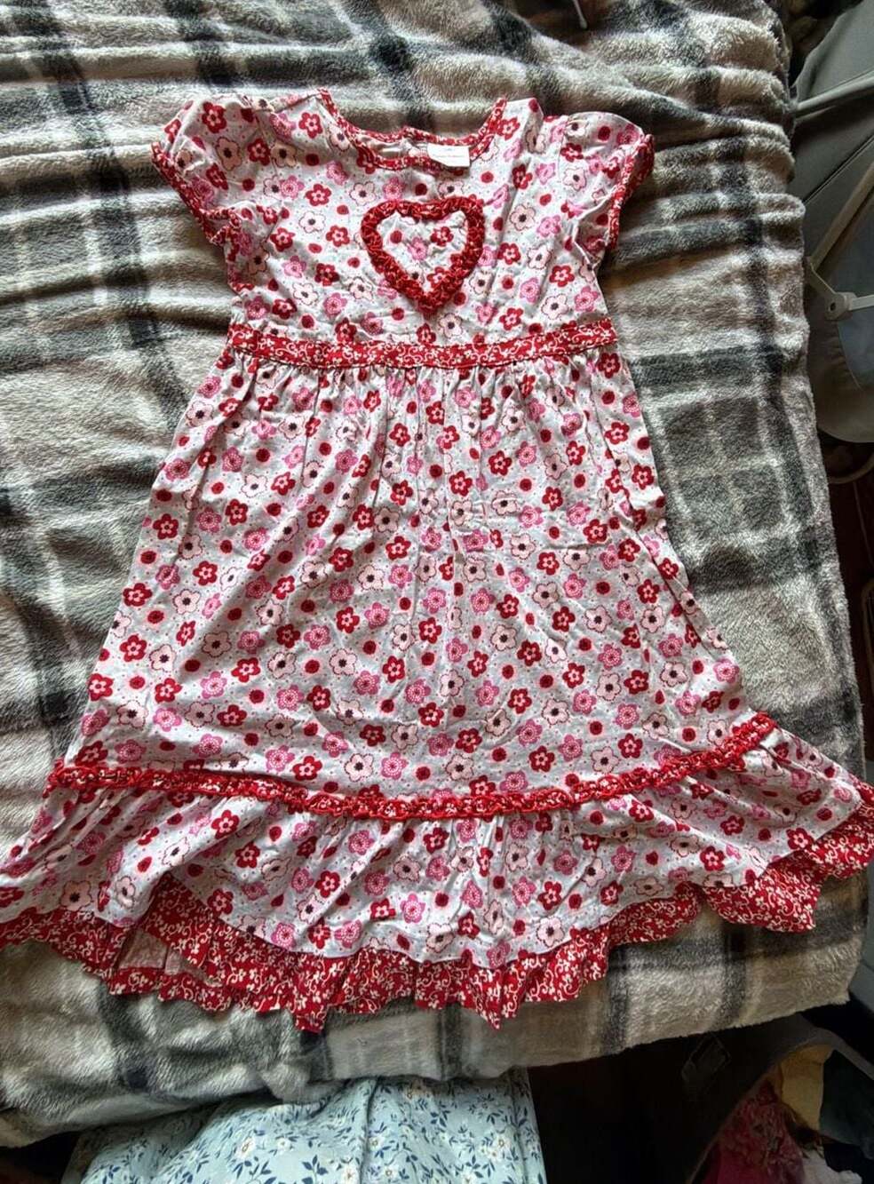 Hanna Andersson Girls Floral Dress Heart Ruffle Detail Size 140